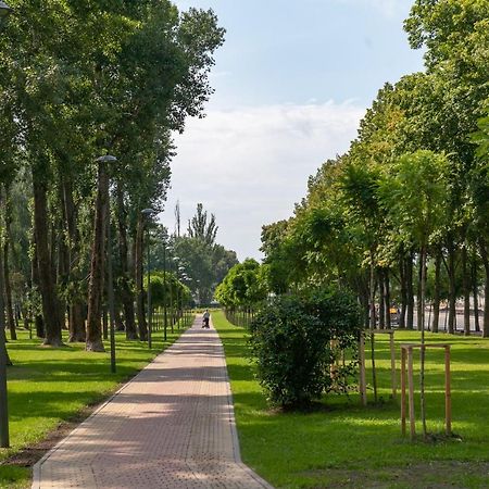 Жд Вокзал Пр Победы 67-В Метро Нивки Парк Шулявка Apartment เคียฟ ภายนอก รูปภาพ